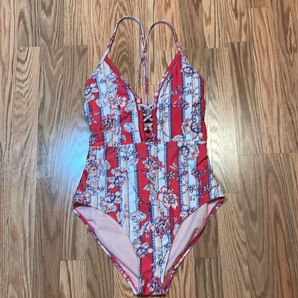 Strappy One-Piece Floral Swimsuit   - Picture 2 of 9